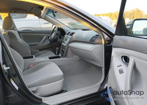 2010 Toyota Camry Le z USA, uszkodzony, nr VIN 4T4BF3EK4AR065853